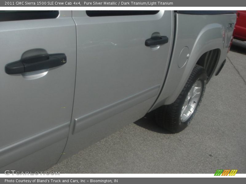 Pure Silver Metallic / Dark Titanium/Light Titanium 2011 GMC Sierra 1500 SLE Crew Cab 4x4