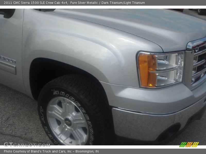Pure Silver Metallic / Dark Titanium/Light Titanium 2011 GMC Sierra 1500 SLE Crew Cab 4x4