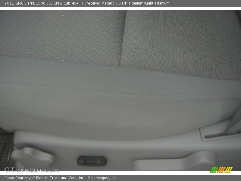 Pure Silver Metallic / Dark Titanium/Light Titanium 2011 GMC Sierra 1500 SLE Crew Cab 4x4