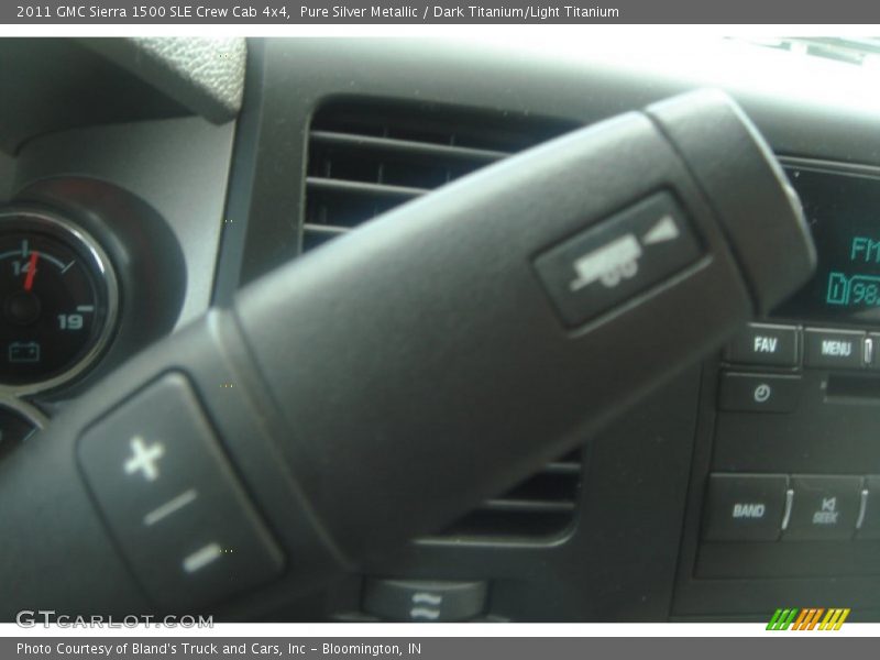 Pure Silver Metallic / Dark Titanium/Light Titanium 2011 GMC Sierra 1500 SLE Crew Cab 4x4