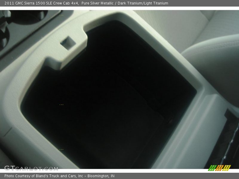 Pure Silver Metallic / Dark Titanium/Light Titanium 2011 GMC Sierra 1500 SLE Crew Cab 4x4