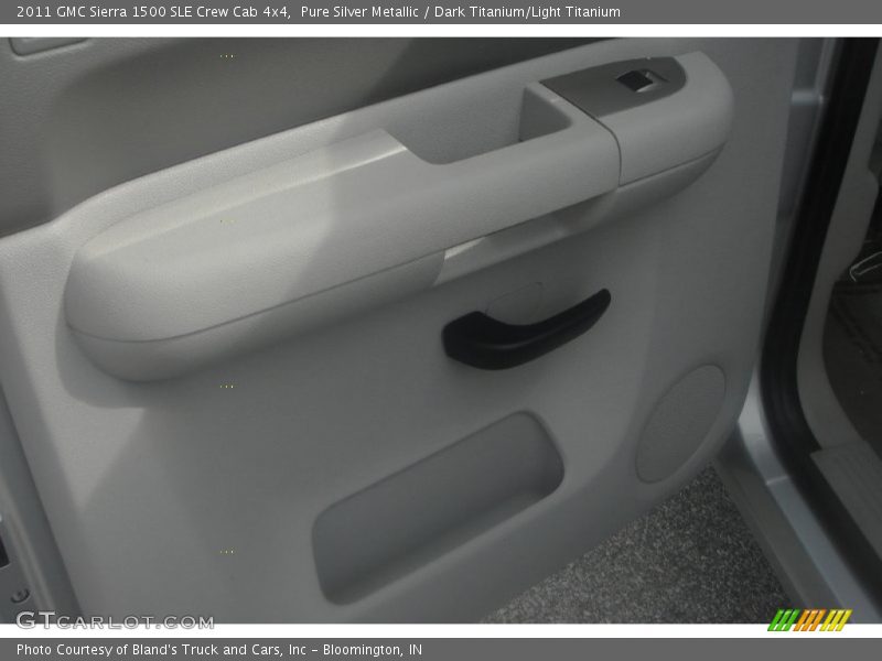 Pure Silver Metallic / Dark Titanium/Light Titanium 2011 GMC Sierra 1500 SLE Crew Cab 4x4