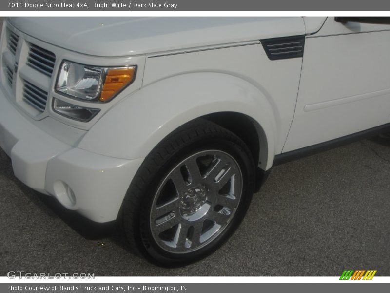 Bright White / Dark Slate Gray 2011 Dodge Nitro Heat 4x4