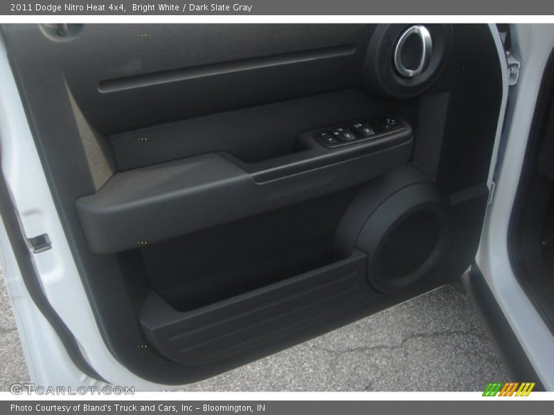 Bright White / Dark Slate Gray 2011 Dodge Nitro Heat 4x4
