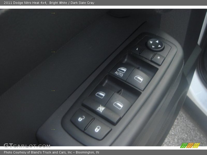 Bright White / Dark Slate Gray 2011 Dodge Nitro Heat 4x4