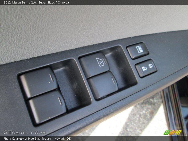 Super Black / Charcoal 2012 Nissan Sentra 2.0