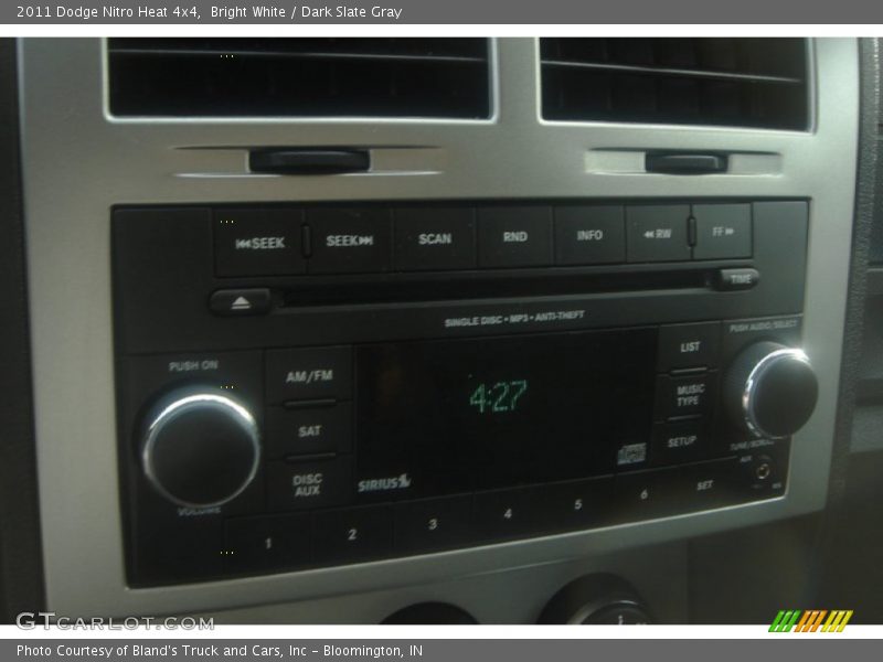 Bright White / Dark Slate Gray 2011 Dodge Nitro Heat 4x4