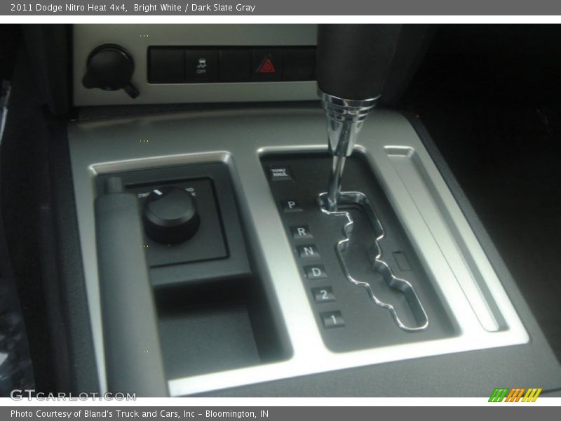 Bright White / Dark Slate Gray 2011 Dodge Nitro Heat 4x4