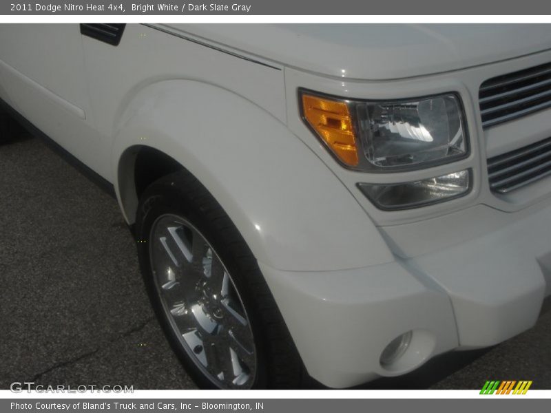 Bright White / Dark Slate Gray 2011 Dodge Nitro Heat 4x4