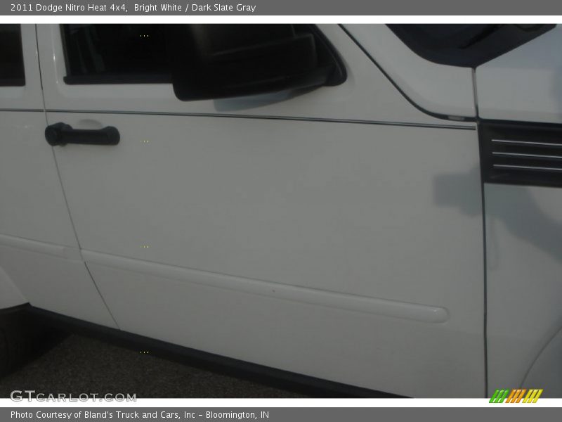 Bright White / Dark Slate Gray 2011 Dodge Nitro Heat 4x4