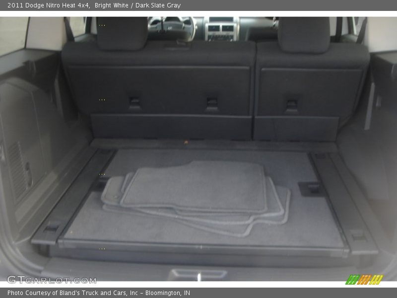 Bright White / Dark Slate Gray 2011 Dodge Nitro Heat 4x4