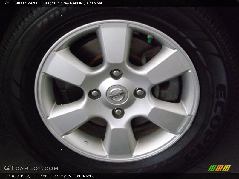 Magnetic Grey Metallic / Charcoal 2007 Nissan Versa S