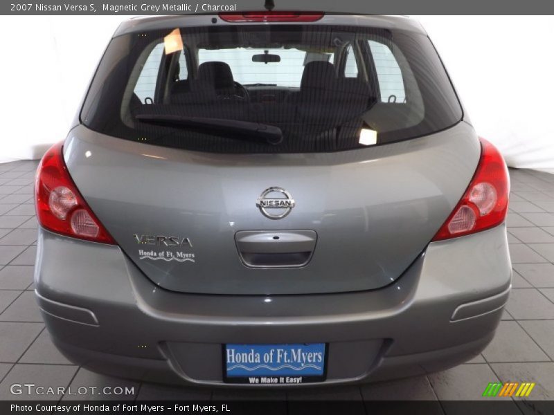 Magnetic Grey Metallic / Charcoal 2007 Nissan Versa S