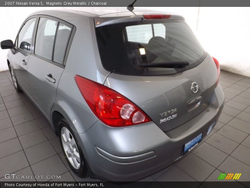 Magnetic Grey Metallic / Charcoal 2007 Nissan Versa S