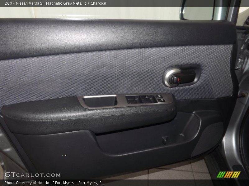 Magnetic Grey Metallic / Charcoal 2007 Nissan Versa S