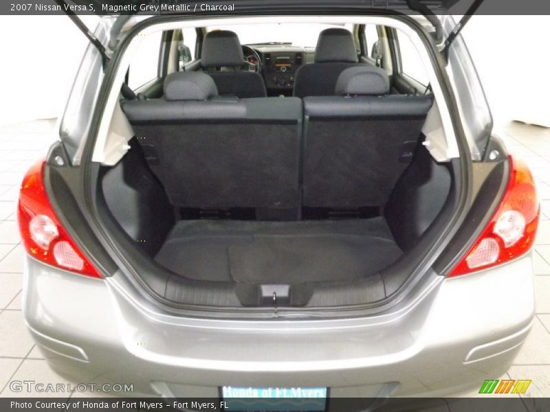 Magnetic Grey Metallic / Charcoal 2007 Nissan Versa S