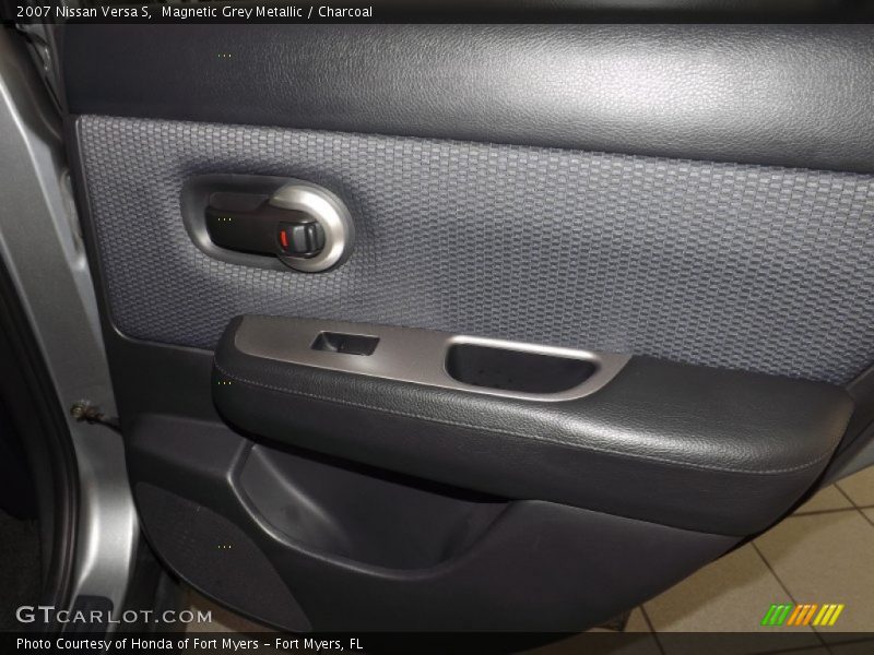 Magnetic Grey Metallic / Charcoal 2007 Nissan Versa S