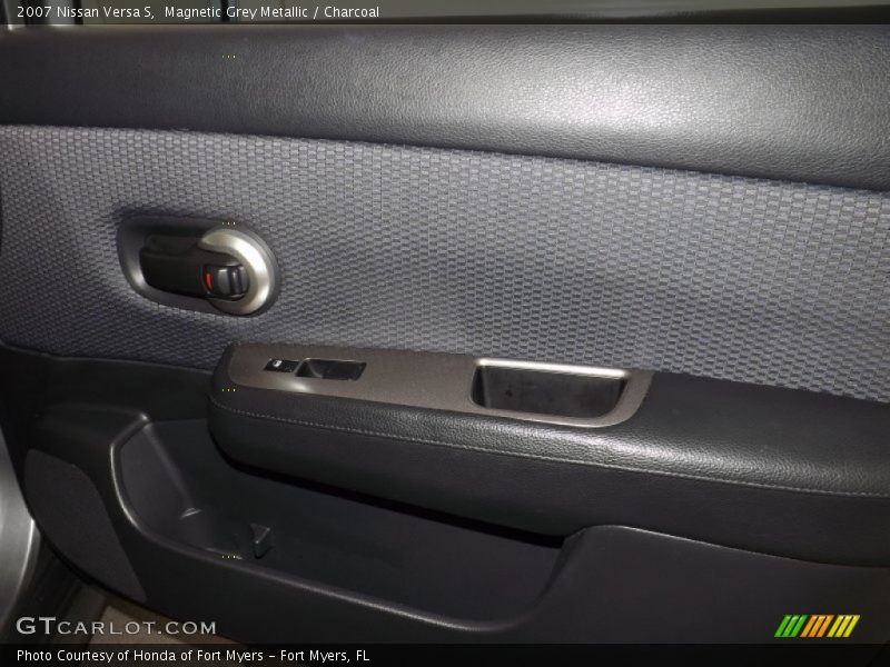 Magnetic Grey Metallic / Charcoal 2007 Nissan Versa S