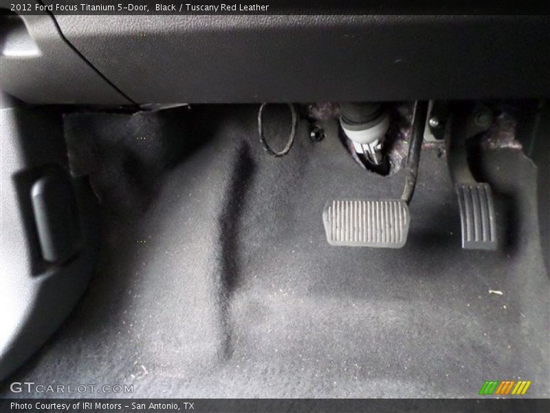 Black / Tuscany Red Leather 2012 Ford Focus Titanium 5-Door