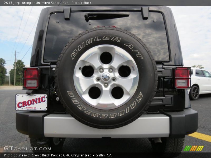 Black / Black 2013 Jeep Wrangler Unlimited Sahara 4x4