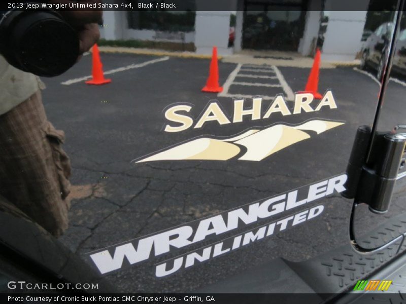 Black / Black 2013 Jeep Wrangler Unlimited Sahara 4x4