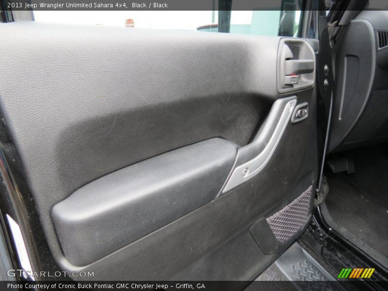 Black / Black 2013 Jeep Wrangler Unlimited Sahara 4x4