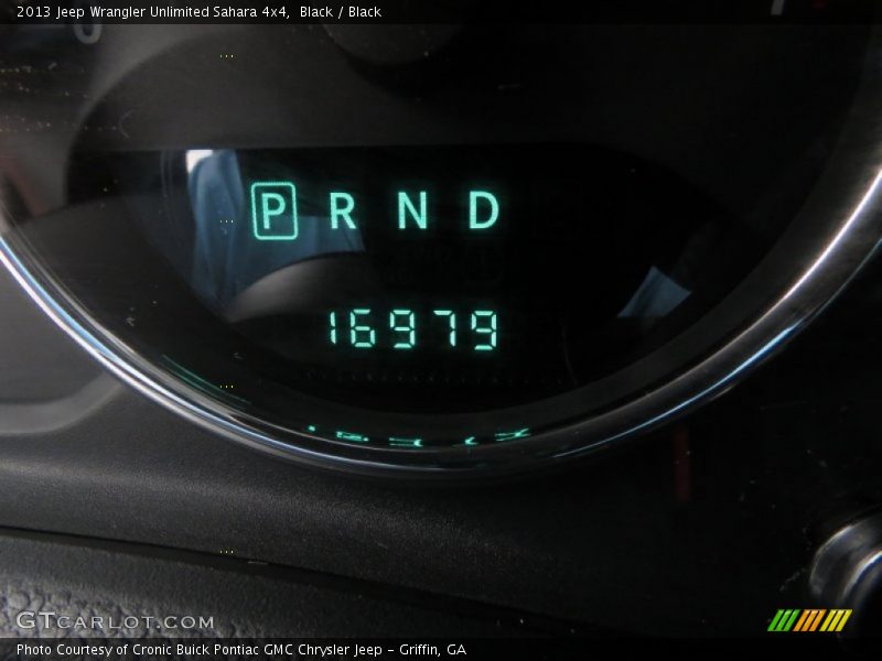 Black / Black 2013 Jeep Wrangler Unlimited Sahara 4x4