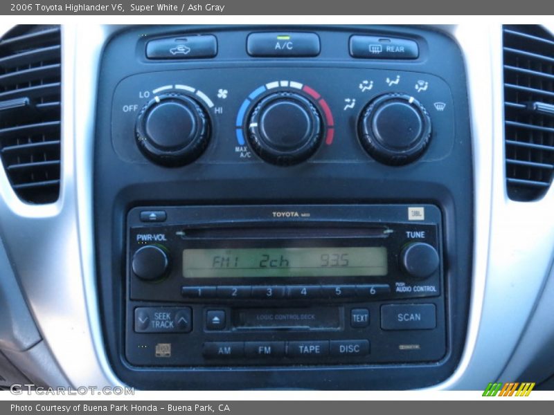 Super White / Ash Gray 2006 Toyota Highlander V6