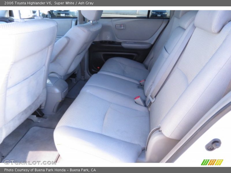 Super White / Ash Gray 2006 Toyota Highlander V6