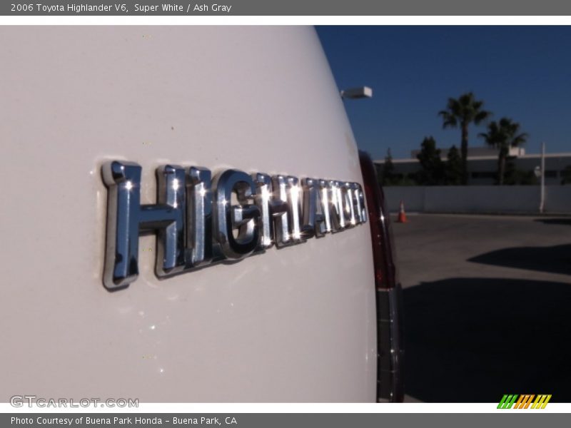 Super White / Ash Gray 2006 Toyota Highlander V6