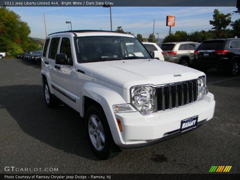 Bright White / Dark Slate Gray 2011 Jeep Liberty Limited 4x4