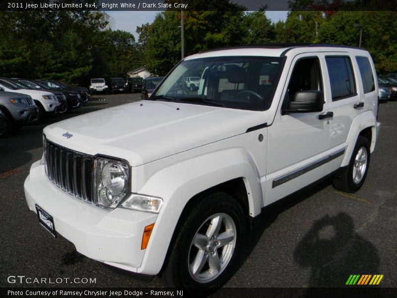 Bright White / Dark Slate Gray 2011 Jeep Liberty Limited 4x4