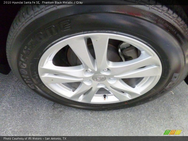 Phantom Black Metallic / Gray 2010 Hyundai Santa Fe SE