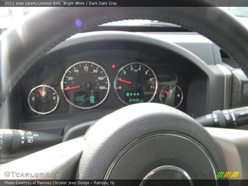 Bright White / Dark Slate Gray 2011 Jeep Liberty Limited 4x4
