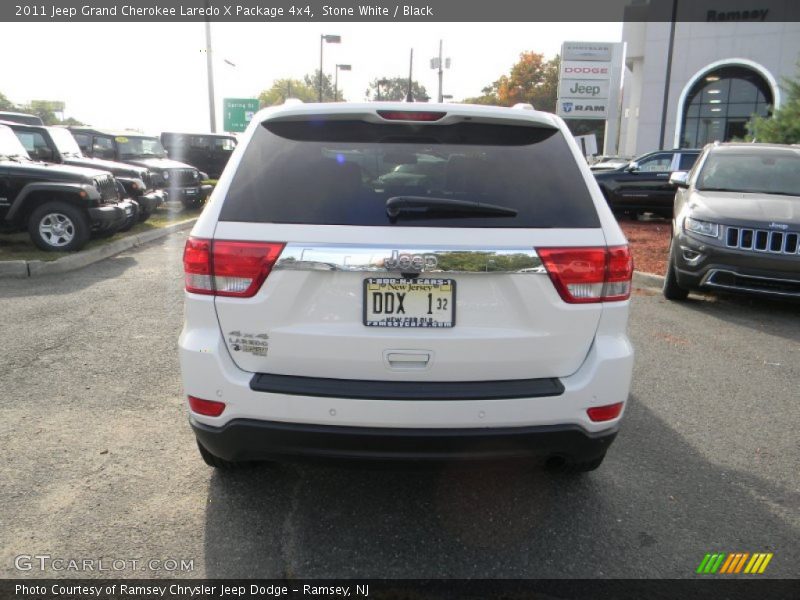 Stone White / Black 2011 Jeep Grand Cherokee Laredo X Package 4x4