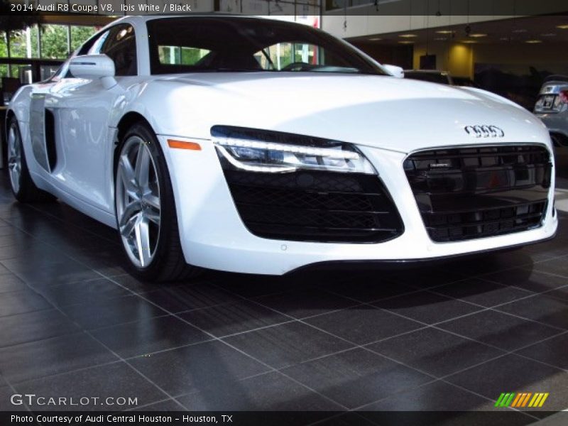 Ibis White / Black 2014 Audi R8 Coupe V8