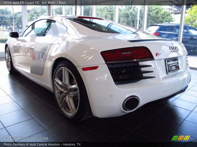 Ibis White / Black 2014 Audi R8 Coupe V8