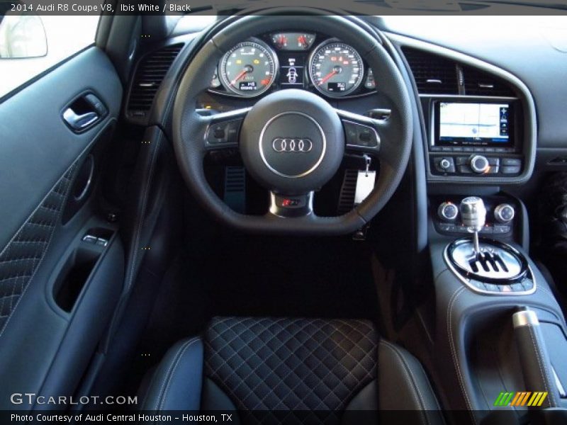 Dashboard of 2014 R8 Coupe V8