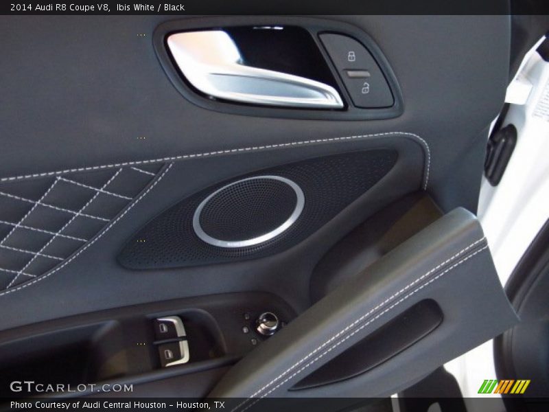 Controls of 2014 R8 Coupe V8