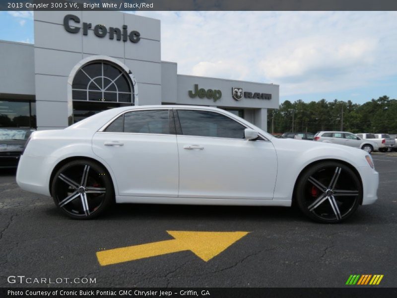 Bright White / Black/Red 2013 Chrysler 300 S V6