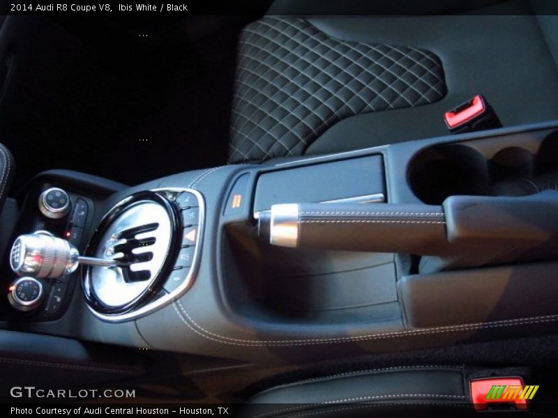 Controls of 2014 R8 Coupe V8