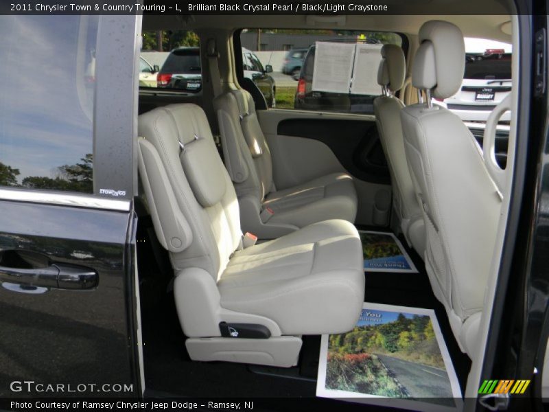 Brilliant Black Crystal Pearl / Black/Light Graystone 2011 Chrysler Town & Country Touring - L