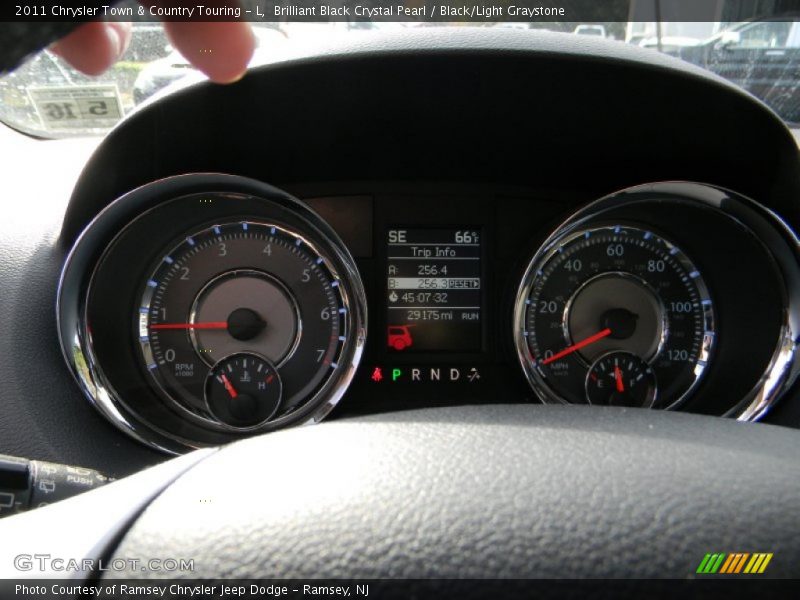 Brilliant Black Crystal Pearl / Black/Light Graystone 2011 Chrysler Town & Country Touring - L