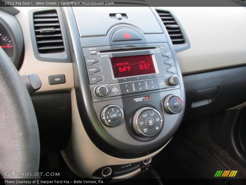 Alien Green / Sand/Black Houndstooth Cloth 2011 Kia Soul !