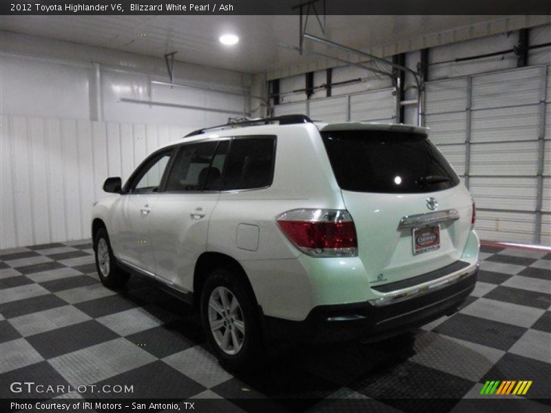 Blizzard White Pearl / Ash 2012 Toyota Highlander V6