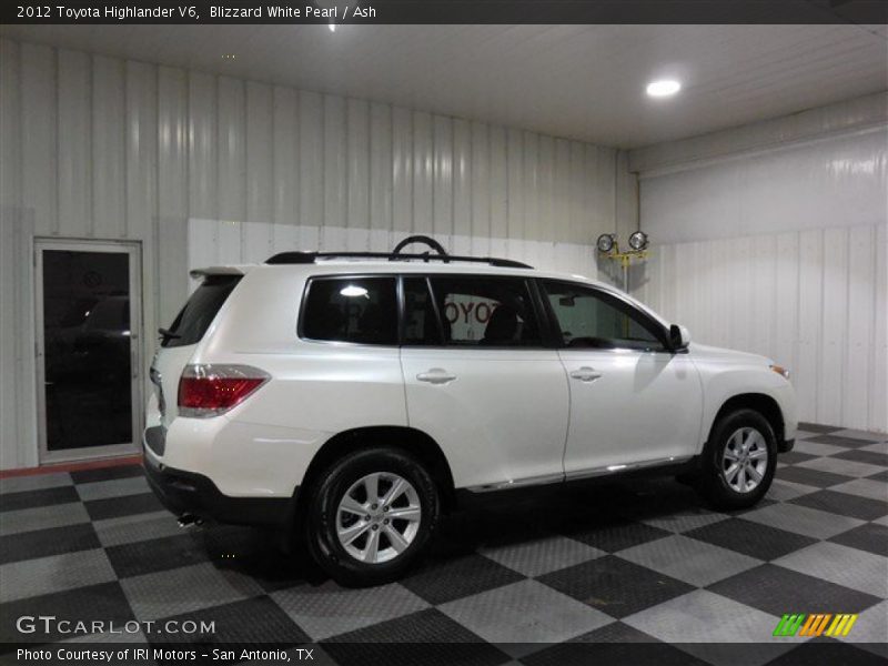 Blizzard White Pearl / Ash 2012 Toyota Highlander V6