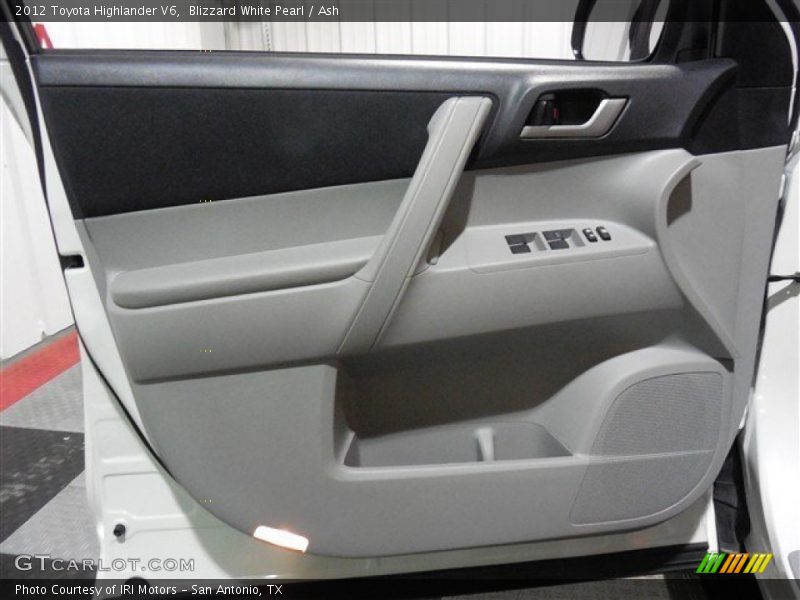 Blizzard White Pearl / Ash 2012 Toyota Highlander V6
