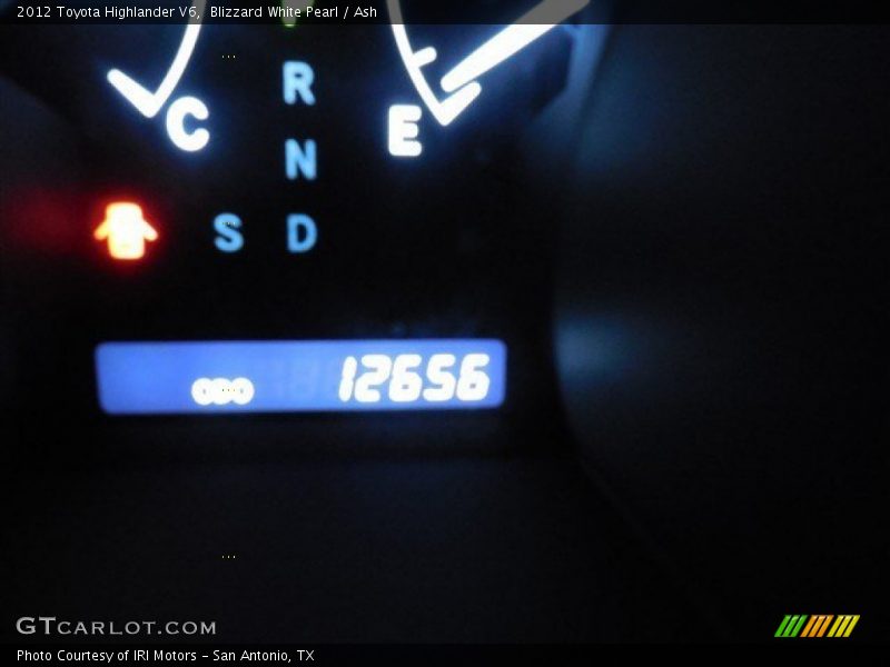 Blizzard White Pearl / Ash 2012 Toyota Highlander V6