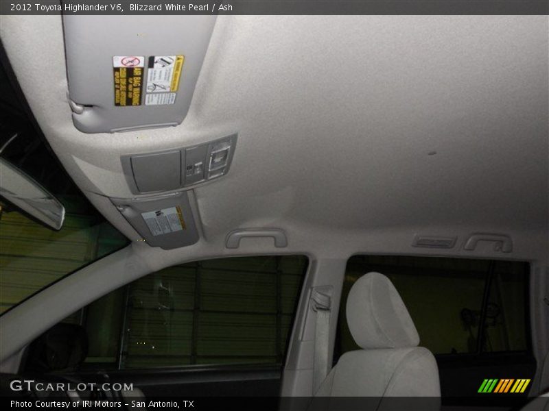 Blizzard White Pearl / Ash 2012 Toyota Highlander V6