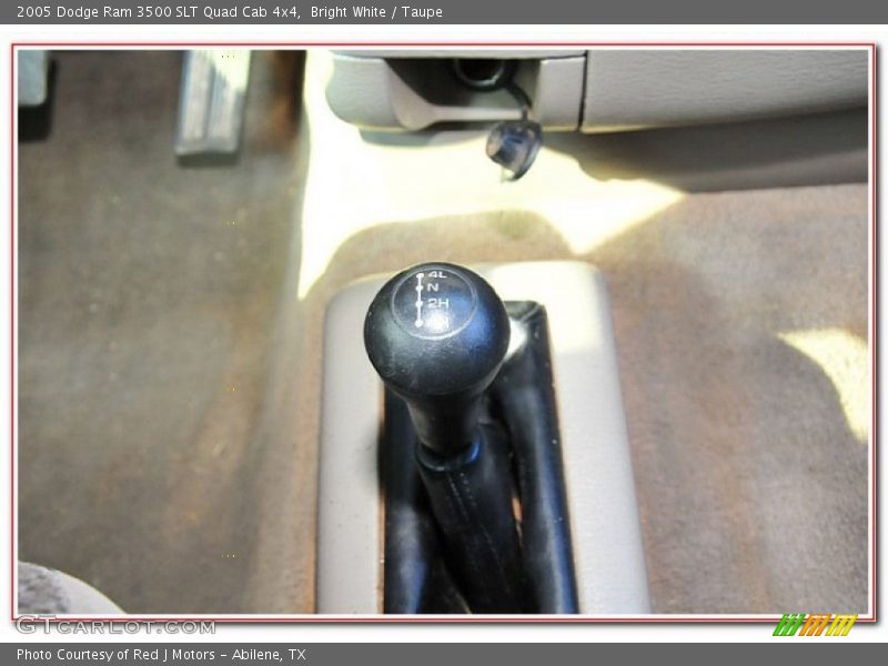 Bright White / Taupe 2005 Dodge Ram 3500 SLT Quad Cab 4x4